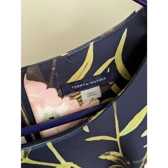 Tommy Hilfiger Floral Ruffled Sleeve Bodycon Dress - Picture 7 of 9